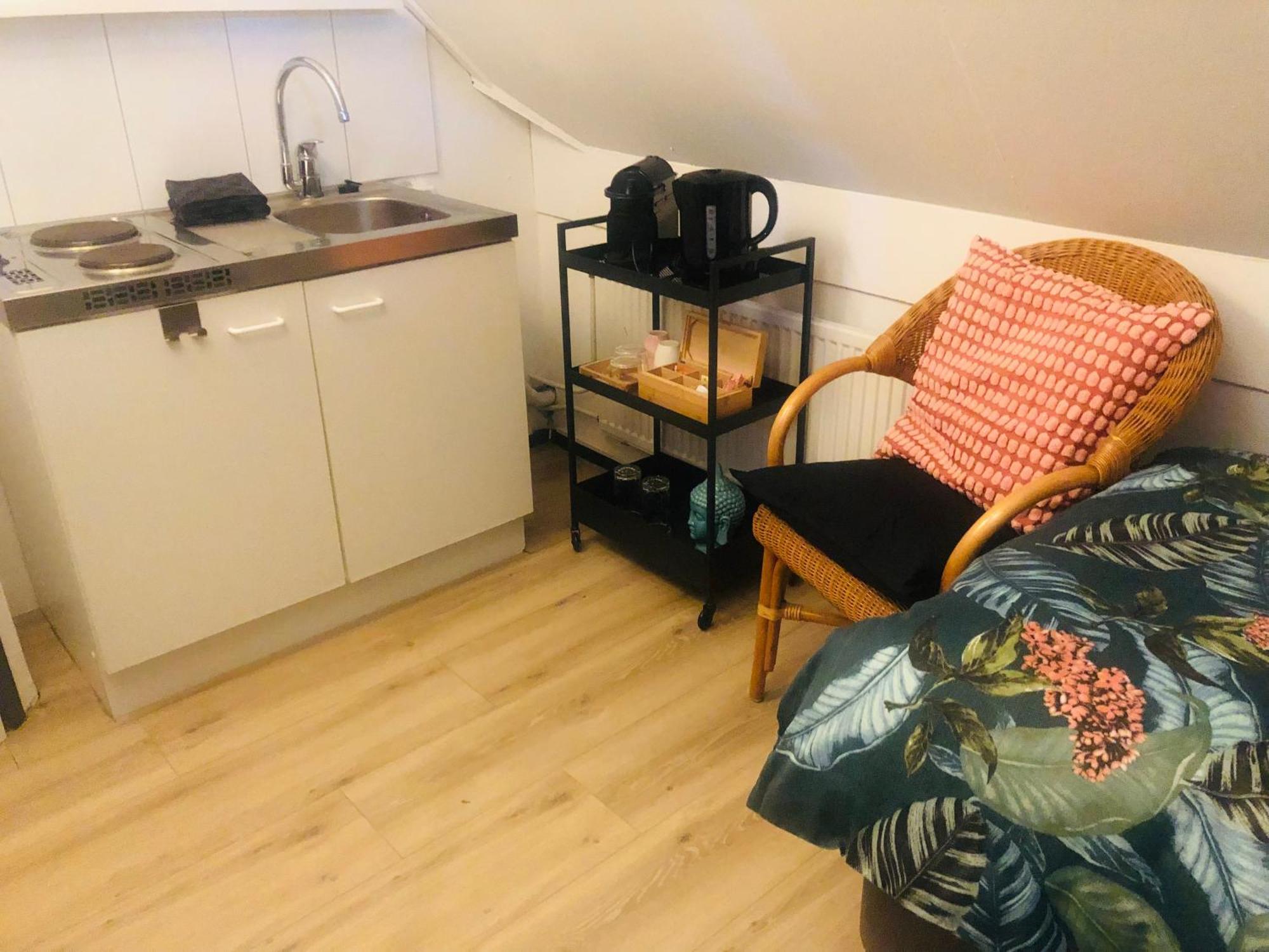 Zen Retreat - Free Private Parking! Appartement Enschede Buitenkant foto